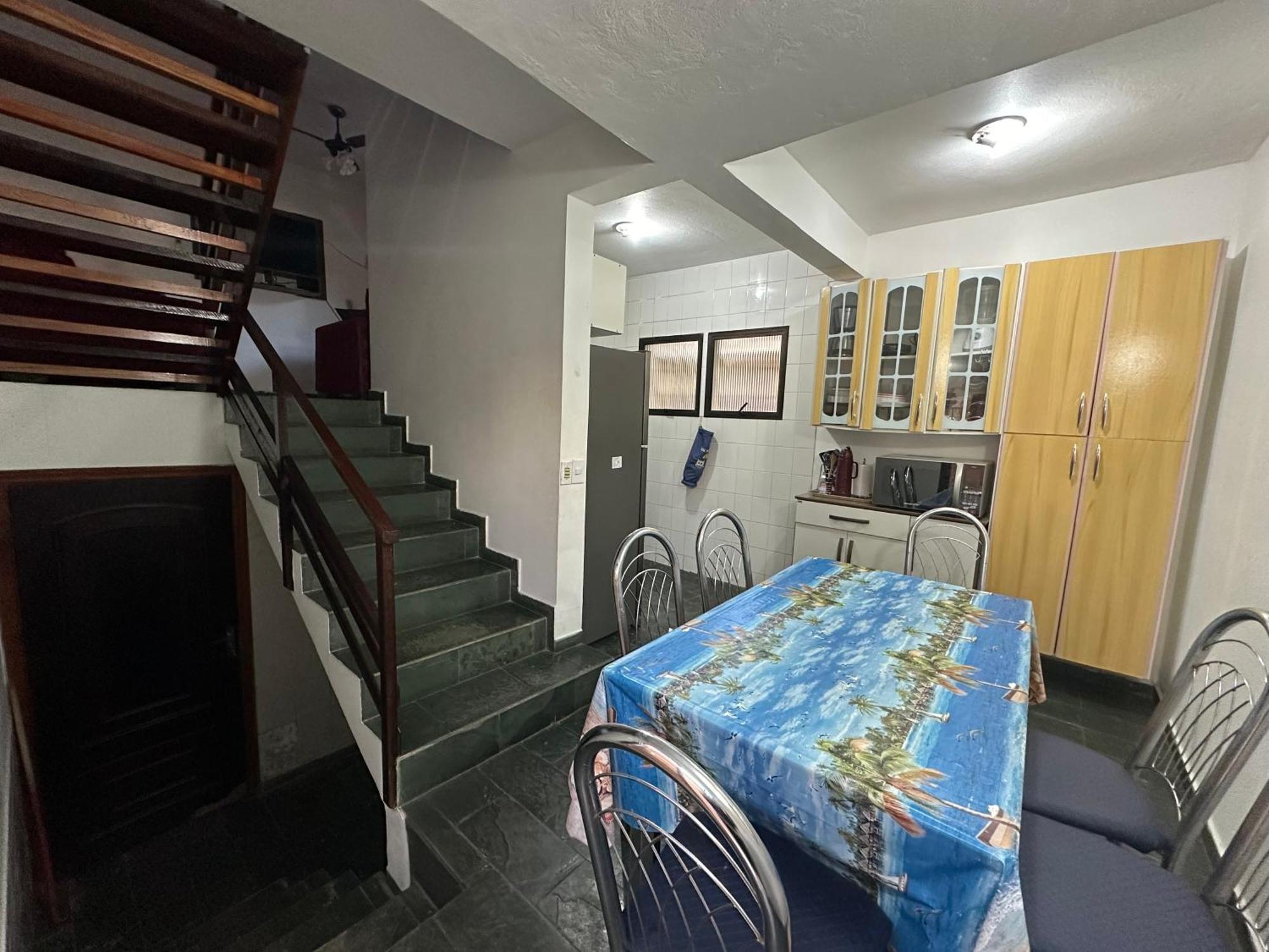Triplex Piscina Churrasqueira Lava E Seca Wi-fi E 2 Tvs Em Com 90m2 No Centro De Apartamento Ubatuba