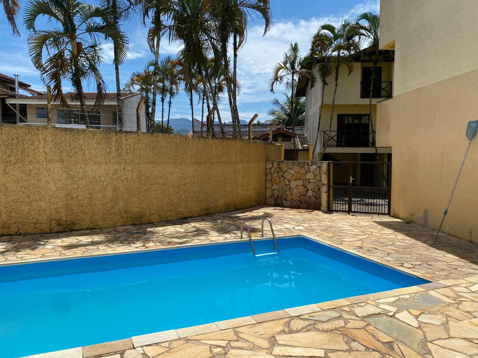 Apartamento Triplex Piscina Churrasqueira Lava E Seca Wi-fi E 2 Tvs Em Com 90m2 No Centro De