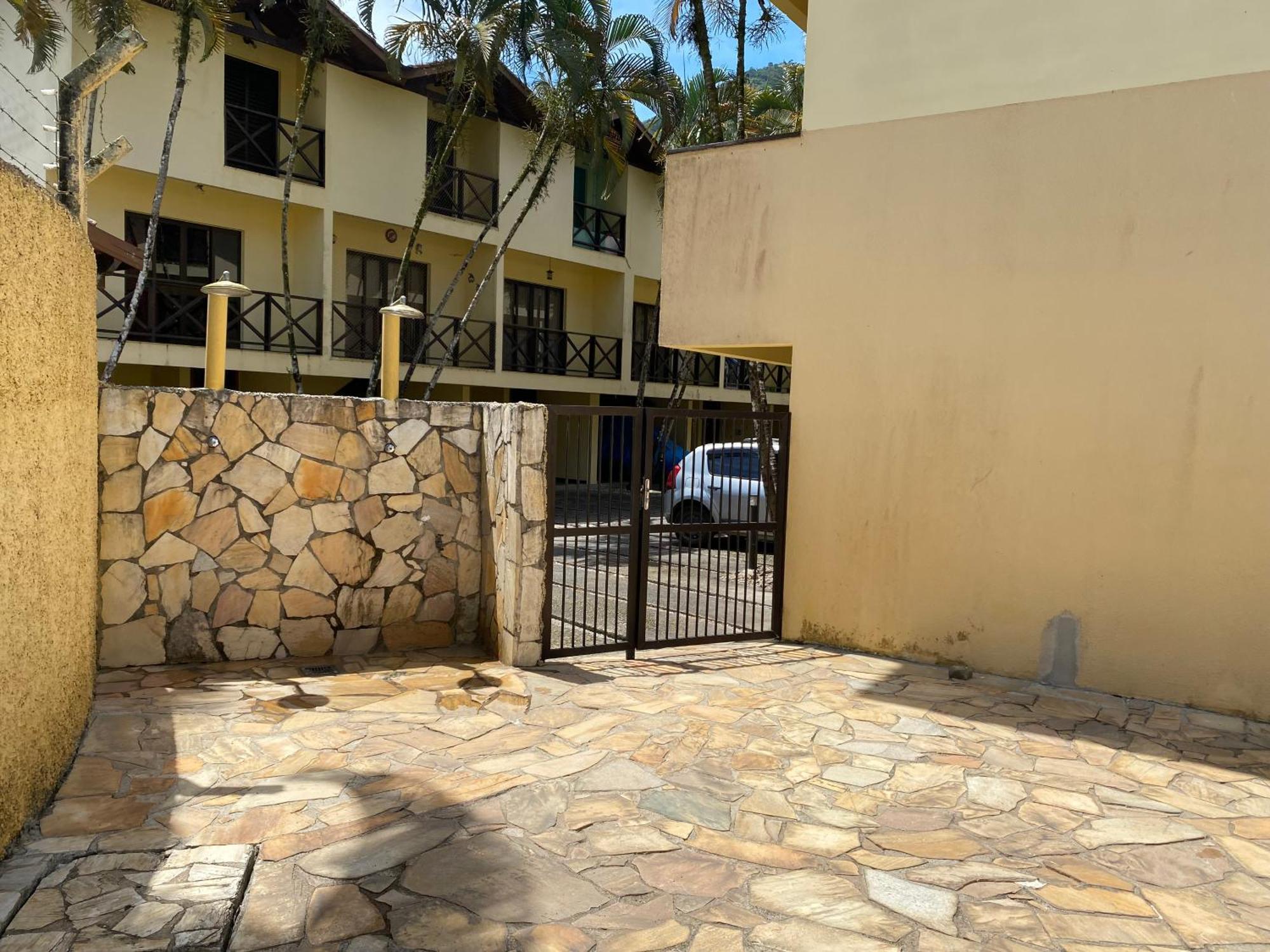Triplex Piscina Churrasqueira Lava E Seca Wi-fi E 2 Tvs Em Com 90m2 No Centro De Apartamento Ubatuba
