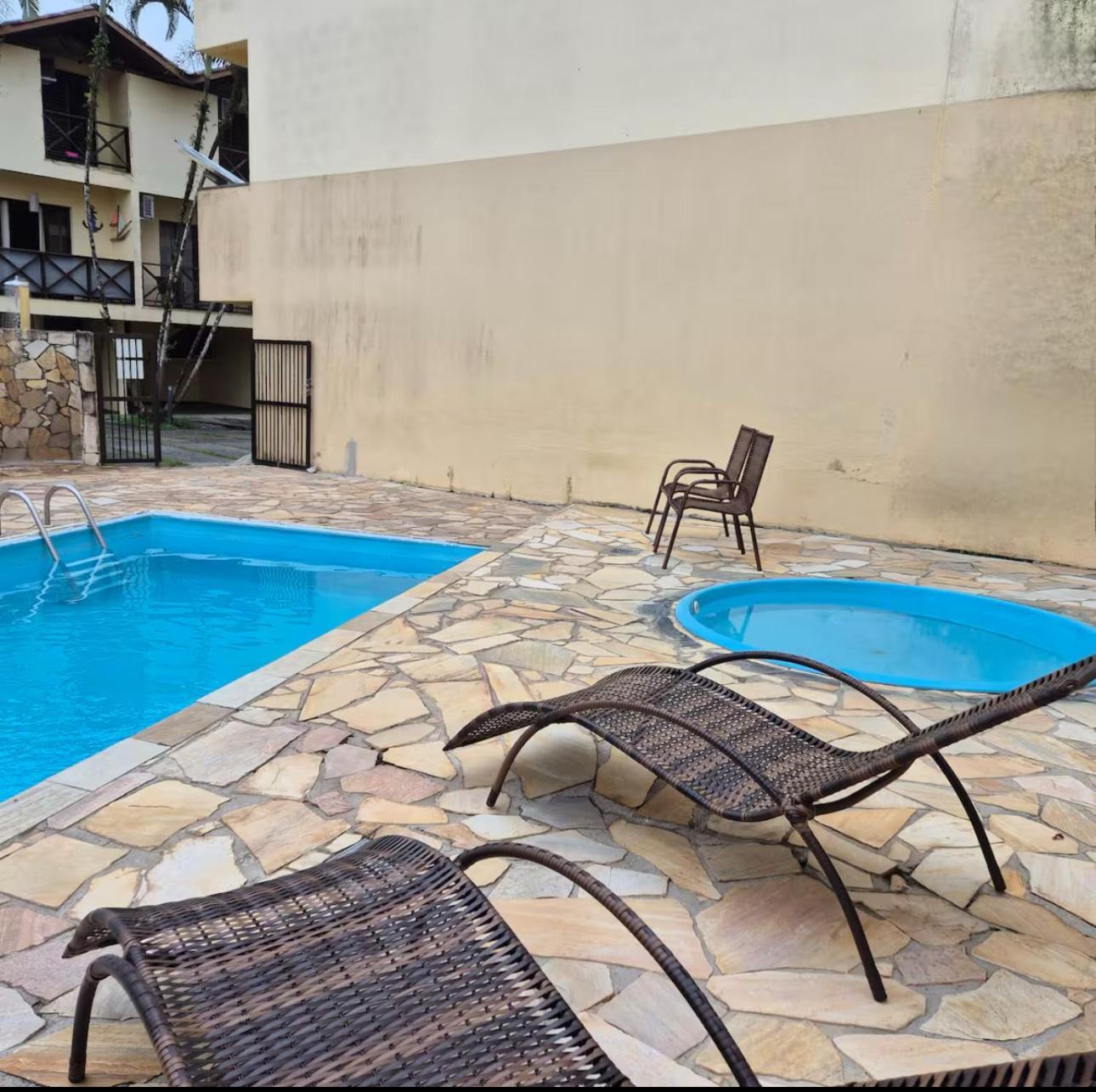 Triplex Piscina Churrasqueira Lava E Seca Wi-fi E 2 Tvs Em Com 90m2 No Centro De Apartamento Ubatuba